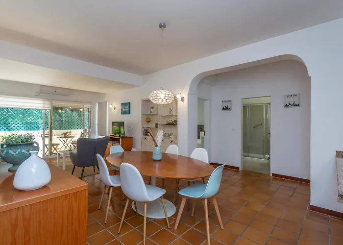 Beguest Gandarinha דירה *