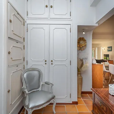 Beguest Gandarinha Apartment