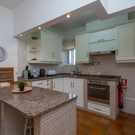 Beguest Gandarinha Apartment *